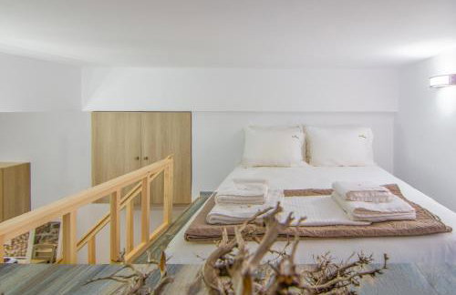 Perachori Boutique Studios - Photo 17