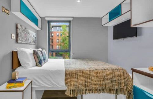 Studio For 2 In Leeds Free Breakfast - Photo 14