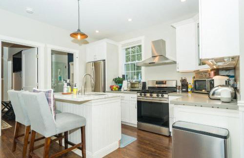 Remodeled 2-Bedroom Unit in Fremont w/ Luxe Bathrooms - Photo 13