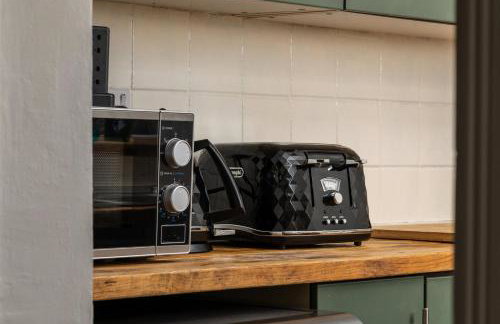 Modern 2BD Victorian Home Near Town Centre - Foto 31