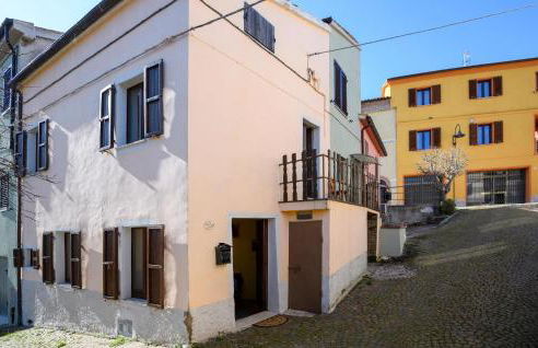 2 Bedroom Lovely Home In Frontale - Foto 1
