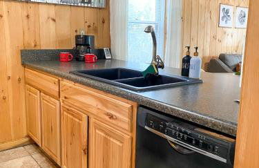 Beech Please Cozy Beech Mountain Stay - Foto 10