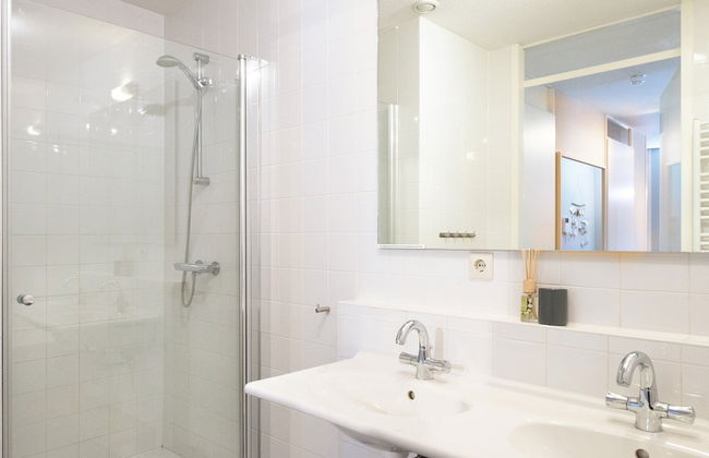 Two Room Apartment Overlooking the Harbor - Foto 53