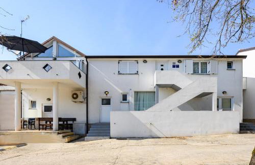 Traumhaftes Apartment nur 300 Meter zum Strand mit Blick auf Tennisplatz - Hund willkommen - Foto 21