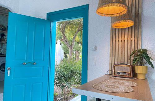 Unique Beachfront Cottage House - Private Garden - Foto 25