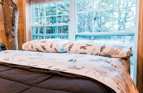 Treehouse Duo Lakefront 2 Private Hot Tubs - Photo 11