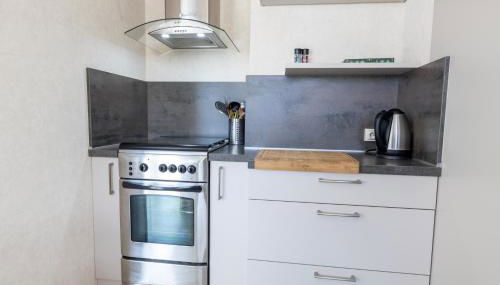 Studio Proche Gare Parthenay avec Parking - Foto 5, stove