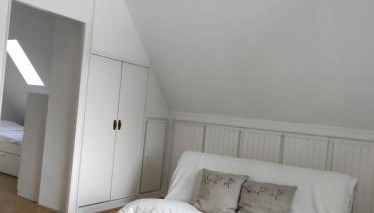 Schön und Gut in Refrath bei Köln - Foto 5, wardrobe