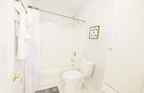 Dwell Proper 2 Bedroom Condo - Foto 34