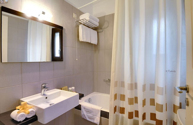 Byzantinon Hotel - Photo 21