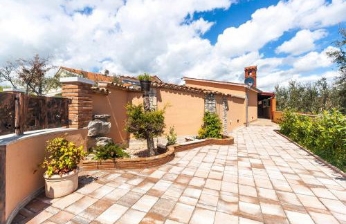 Industrial style studio house Eni, with Parking, BBQ, AC in Marčana, Ferienwohnung - Foto 2