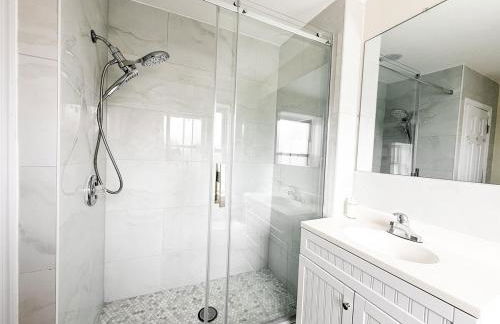 South Philly Retreat with Movie Nights and Backyard BBQ - Foto 21