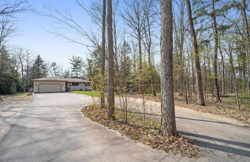 Lakeside Getaway with Hot Tub - Foto 33