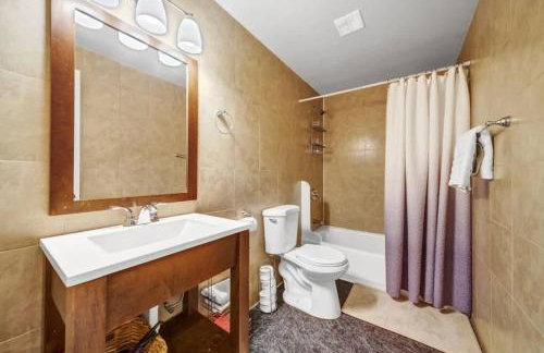 Modern Comfort Near Downtown CDA and Lake - Foto 18