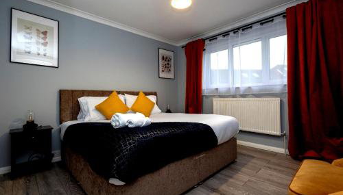 Cozy 2-Bed Detached Bungalow with Parking Woking - Foto 4