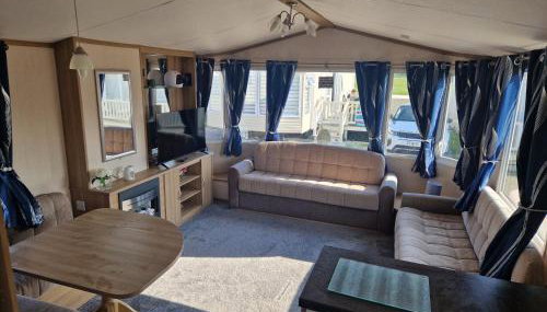 Spacious 6 Berth Caravan with Decking - Foto 1