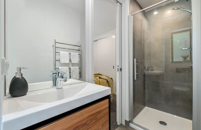 Bright, Modern, Plush - Brand New Townhouse - Foto 19