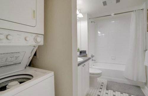 Modern 2BR Stay Near DC Arlington VA - Foto 57