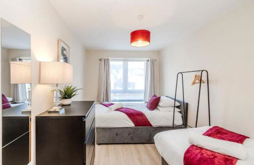 Waterfront Quayside Apartment with secure parking & lift, Ideal for Mobility Users - Foto 15