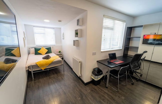 Large Studio Available on First Floor! - Foto 5