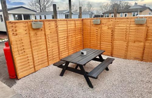 Delta, Bromley 4-Bedroom Located in Uddingston, Glasgow at Maryville Caravan Site - Photo 8