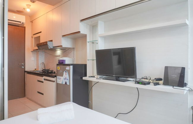 Good Deal And Cozy Stay Studio Room Tifolia Apartment - Photo 4