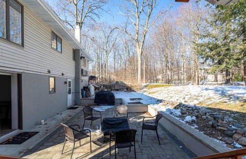 The Woodland Escape Pool Table Fire Pit 4 BD - Foto 32