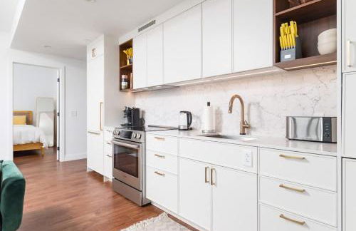 Back-Bay 2BR Condo w Roof top Gym Parking - Foto 10