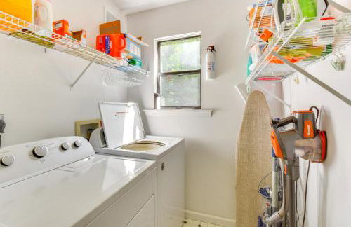 Mountain Cabin with Covered Decks and Fire Pit! - Foto 25