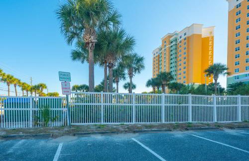 Beach Getaway for 15 A Few Steps from the Sand - Foto 28