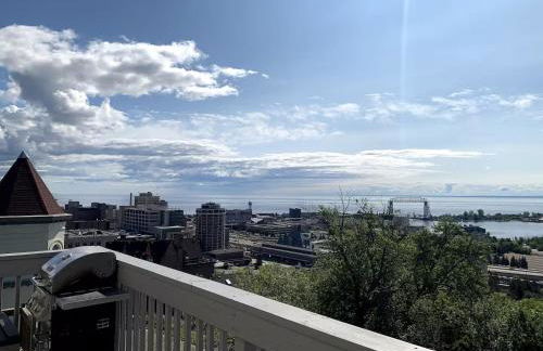 Lake & Lift Bridge Views, Top Floor, Large Deck - Foto 1