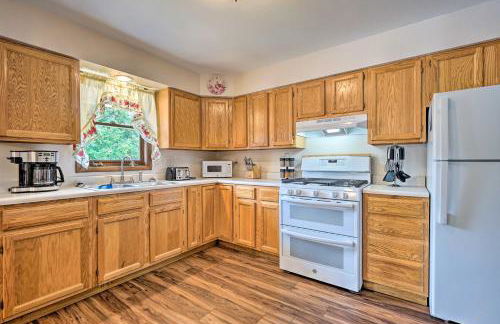 Bolton Landing Winter Escape Walk to Lake! - Foto 10