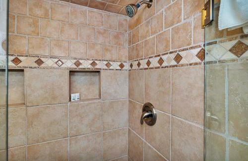 Steps to East Beach & Pet Friendly w/ 2 King Beds - Foto 37