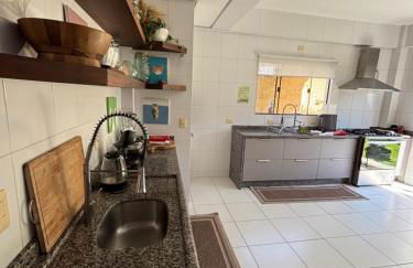 Casa completa para até 8 pessoas - Praia do Campeche - Photo 2