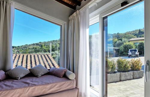 Villa Acquaviva with Panoramic, Private Pool and Gym - by PosarelliVillas - Foto 69