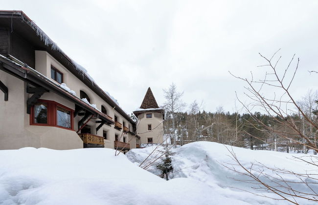 Olympic Village Inn - Photo 42