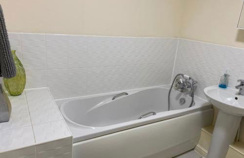 2BR 2 Bath Riverside Penthouse 2 Parking View Near St Neots - Foto 14