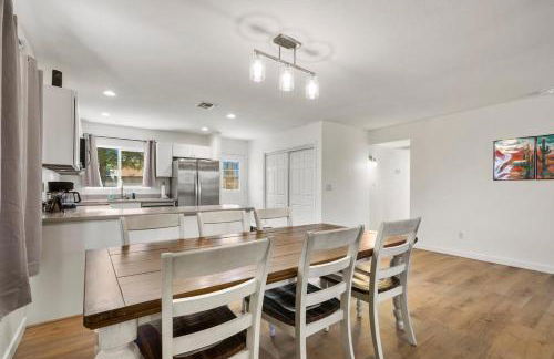 l NEW l Fully Remodeled 3BR 2BTH l 1 Min to Veterans Memorial Park - Foto 27