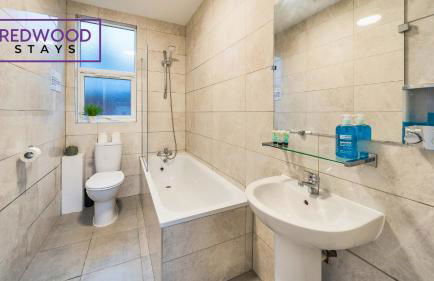 Everest Lodge Serviced Apartments for Contractors & Families, Free WiFi & Netflix By Redwood Stays - Foto 146