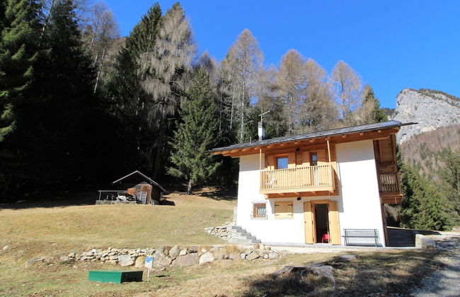 Belvilla by OYO Pleasant Holiday Home With Garden - Foto 1