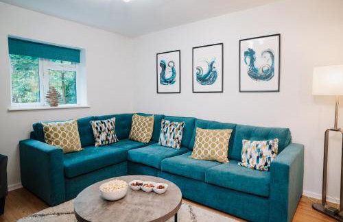 Spacious 4-bed Ample Parking Fast WiFi Contractor Family Friendly - Photo 23