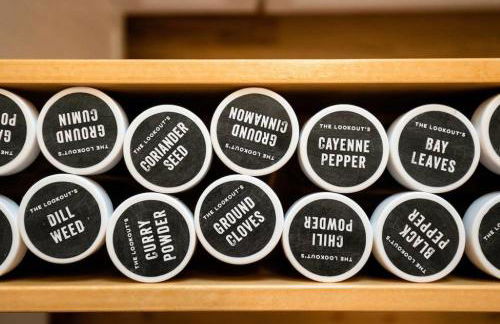 The Lookout! Stunning Views!! Walk to Beach! BBQ! Fast WiFi!! Dog Friendly! - Foto 10