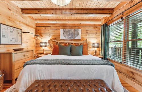 Little Pine Lodge a Smokies Hideaway - 1 mi to GSMNP - King Suite & Loft, Fireplace, Hot Tub & BEARS! - Foto 30