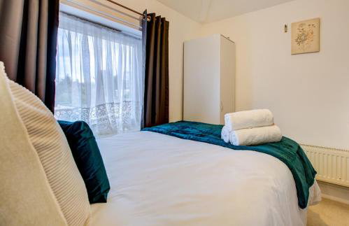 Spacious 4-Bed House in Welling - Free parking - Photo 30