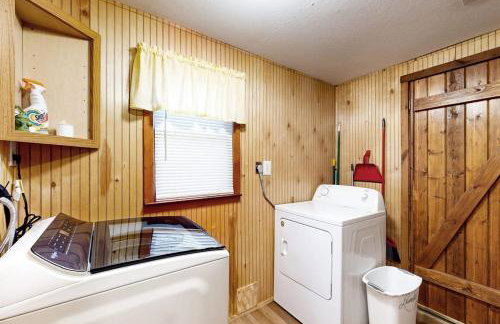 2 Bed 2 Bath Vacation home in Whittier II - Photo 15