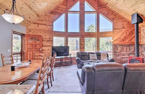 Idyllic Frazier Park Cabin Views, Pool Table - Foto 1