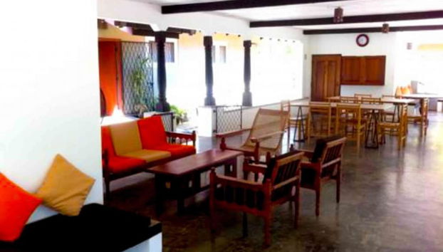 Coin salon dans le hall