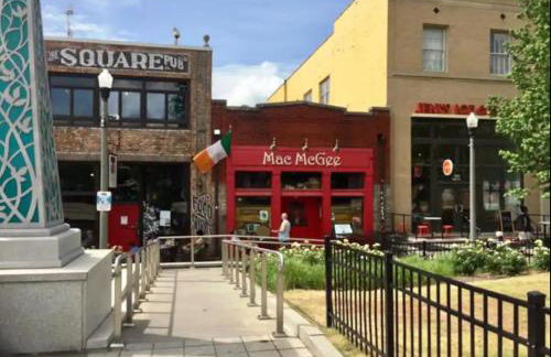 King bed and Queen Sofa bed / room TV Wifi - Foto 6