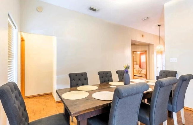 McAllen Majesty 4BR w Pool and Comfort - Foto 39