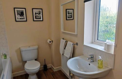 Spacious 2Bed Maisonette Business or Leisure - Foto 15